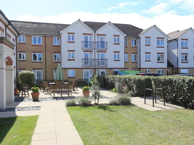 2 bedroom apartment for sale in Douglas Bader Court , Woodley, Reading, RG5