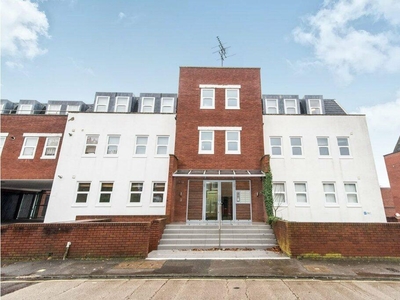 2 bedroom apartment for sale in Essex Road, Basingstoke, Hampshire, RG21