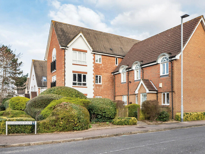 2 bedroom apartment for sale in Hartigan Place, Woodley, Reading, RG5