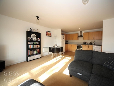 2 bedroom apartment for sale in Holly Street, Luton, Bedfordshire, LU1
