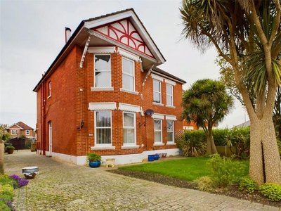 2 bedroom apartment for sale in Irving Road, Southbourne, Bournemouth, Dorset, BH6