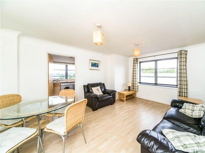 2 bedroom apartment for sale in Jubilee Square, Reading, Berkshire, RG1