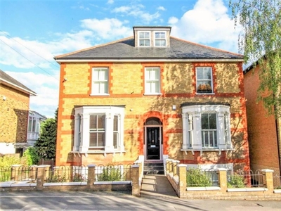 2 bedroom apartment for sale in Queens Road, Brentwood, Essex, CM14