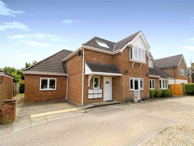 2 bedroom apartment for sale in Saffron Close, Earley, Reading, Berkshire, RG6