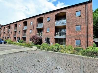 2 bedroom apartment for sale in Wilmslow Road, Manchester, M20
