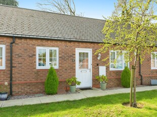 2 bedroom bungalow for sale in Field Gate Gardens, Glenfield, Leicester, Leicestershire, LE3
