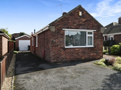 2 bedroom bungalow for sale in Harewood Crescent, North Hykeham, Lincoln, Lincolnshire, LN6