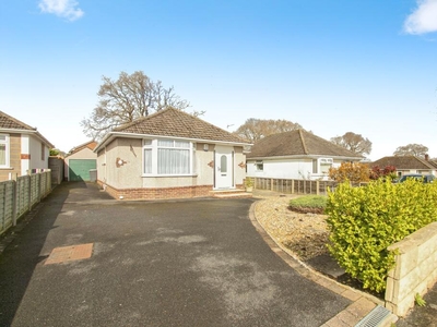 2 bedroom bungalow for sale in Weldon Avenue, BEARWOOD, Bournemouth, Dorset, BH11