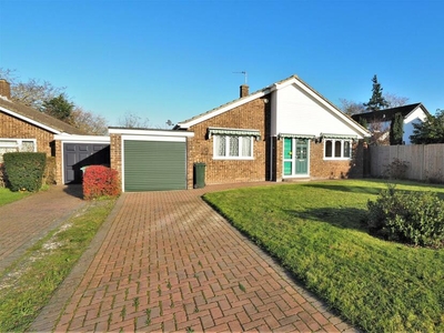 2 bedroom detached bungalow for sale in Clarendon Close Bearsted, Maidstone, ME14
