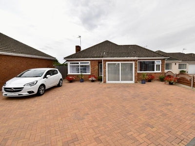 2 bedroom detached bungalow for sale in Manor Road, North Hykeham, Lincoln, LN6