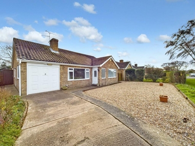 2 bedroom detached bungalow for sale in Oulton Close, North Hykeham, Lincoln, LN6