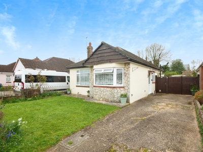 2 bedroom detached bungalow for sale in Weymans Avenue, Bournemouth, BH10