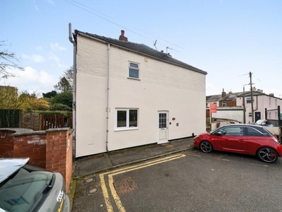 2 bedroom end of terrace house for sale in Belle Vue Road, Lincoln, Lincolnshire, LN1