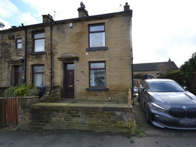 2 bedroom end of terrace house for sale in Cleckheaton Road, Oakenshaw, Bradford, BD12