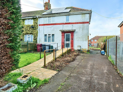 2 bedroom end of terrace house for sale in Dawlish Road, Reading, Berkshire, RG2