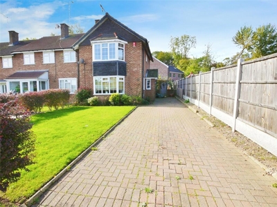 2 bedroom end of terrace house for sale in Knights Way, Brentwood, Essex, CM13