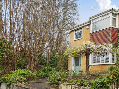 2 bedroom end of terrace house for sale in Lime Grove Gardens, Bath, Somerset, BA2
