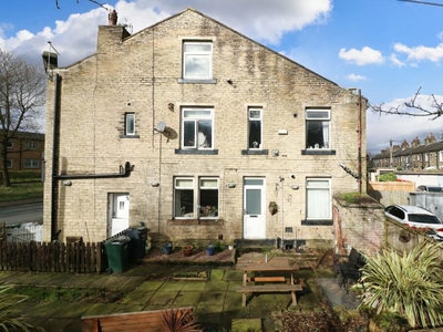 2 bedroom end of terrace house for sale in New Line, Greengates, Bradford, West Yorkshire, BD10
