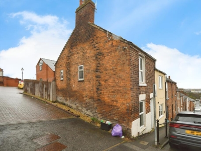 2 bedroom end of terrace house for sale in Victoria Street, West Parade, Lincoln, Lincolnshire, LN1