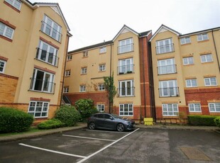 2 bedroom flat for rent in Bowden Court, Montague Road, Old Trafford, M16