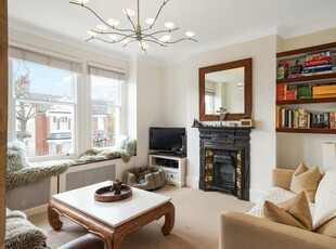 2 bedroom flat for rent in Chandos Road, London, NW2