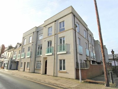 2 bedroom flat for rent in Crescent Road, Worthing, BN11