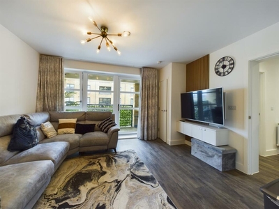 2 bedroom flat for rent in Eastern Avenue, Ebbsfleet Valley, DA10