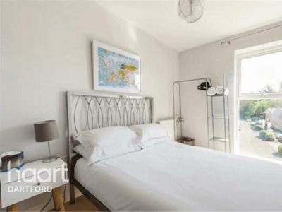 2 bedroom flat for rent in Esparto Way, South Darenth, DA4