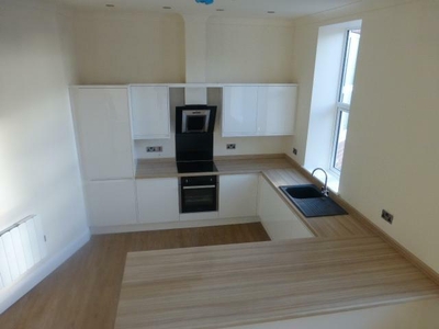2 bedroom flat for rent in Ferensway, Hull, HU2 8LE, HU2