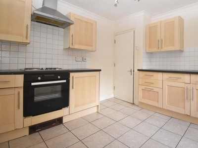 2 bedroom flat for rent in Harmer Street Gravesend DA12