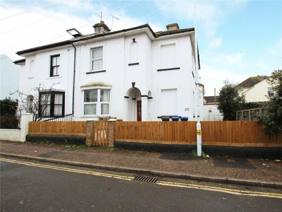 2 bedroom flat for rent in Hertford Road, Worthing, West Sussex, BN11