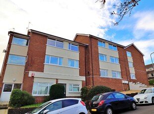 2 bedroom flat for rent in Highfield Road, Roath Park, Cardiff, CF23