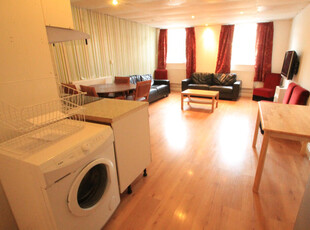 2 bedroom flat for rent in Kember Street, Islington, London, N1
