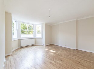 2 bedroom flat for rent in Ranelagh Road, Ealing, W5