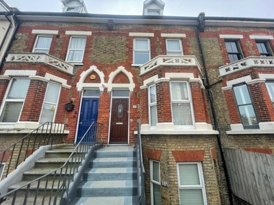 2 bedroom flat for rent in Richmond Road, Ramsgate, CT11