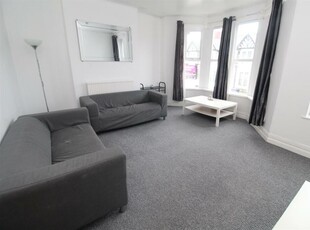 2 bedroom flat for rent in Whitchurch Road, Heath, Cardiff, CF14 3NG, CF14