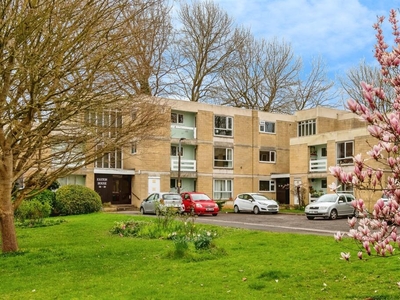 2 bedroom flat for sale in Grosvenor Bridge Road, Bath, BA1