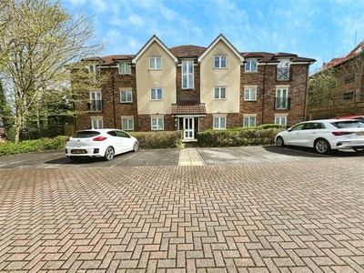 2 bedroom flat for sale in Harris Place, Tovil, Maidstone, Kent, ME15
