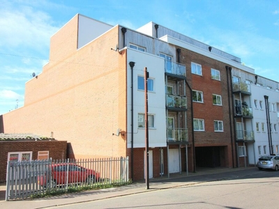 2 bedroom flat for sale in High View Court, Dudley Street, Luton, LU2 0FR, LU2