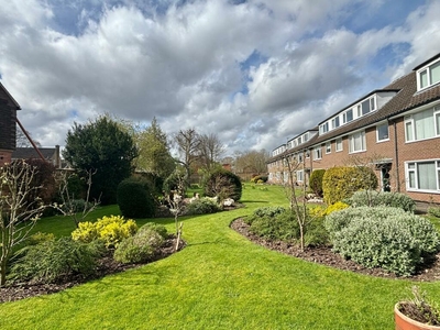2 bedroom flat for sale in Ockbrook Court, Lincoln, LN1
