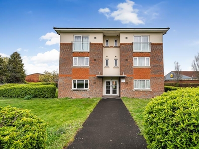 2 bedroom flat for sale in South Reading, Berkshire, RG2