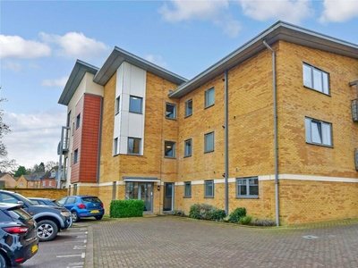 2 bedroom flat for sale in The Farrows, Maidstone, Kent, ME15