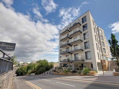 2 bedroom flat for sale in Westerly Balcony, Near Clifftop, Sea Views, Beacon Road, Bournemouth, BH2