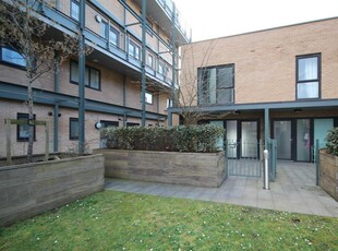 2 bedroom house for rent in 66 Flamsteed, CB1