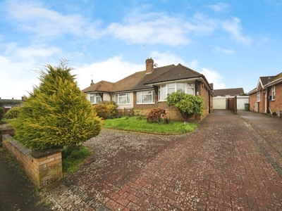 2 bedroom semi-detached bungalow for sale in Sibley Close, Luton, LU2