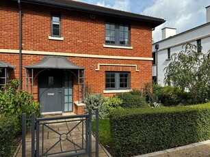 2 Bedroom Semi-detached House For Sale In Bristol