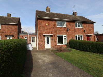 2 bedroom semi-detached house for sale in Laughton Way, Lincoln, LN2