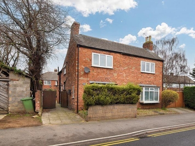 2 bedroom semi-detached house for sale in Newark Road, Lincoln, LN6