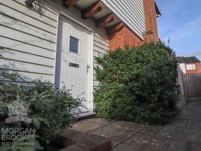 2 bedroom semi-detached house to rent Hadleigh, SS7 1NZ
