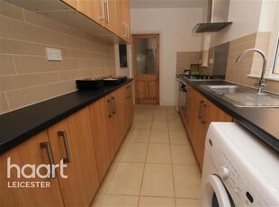 2 bedroom terraced house for rent in Knighton Fields Road East, LE2